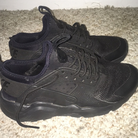 Black hurraches - Picture 2 of 5